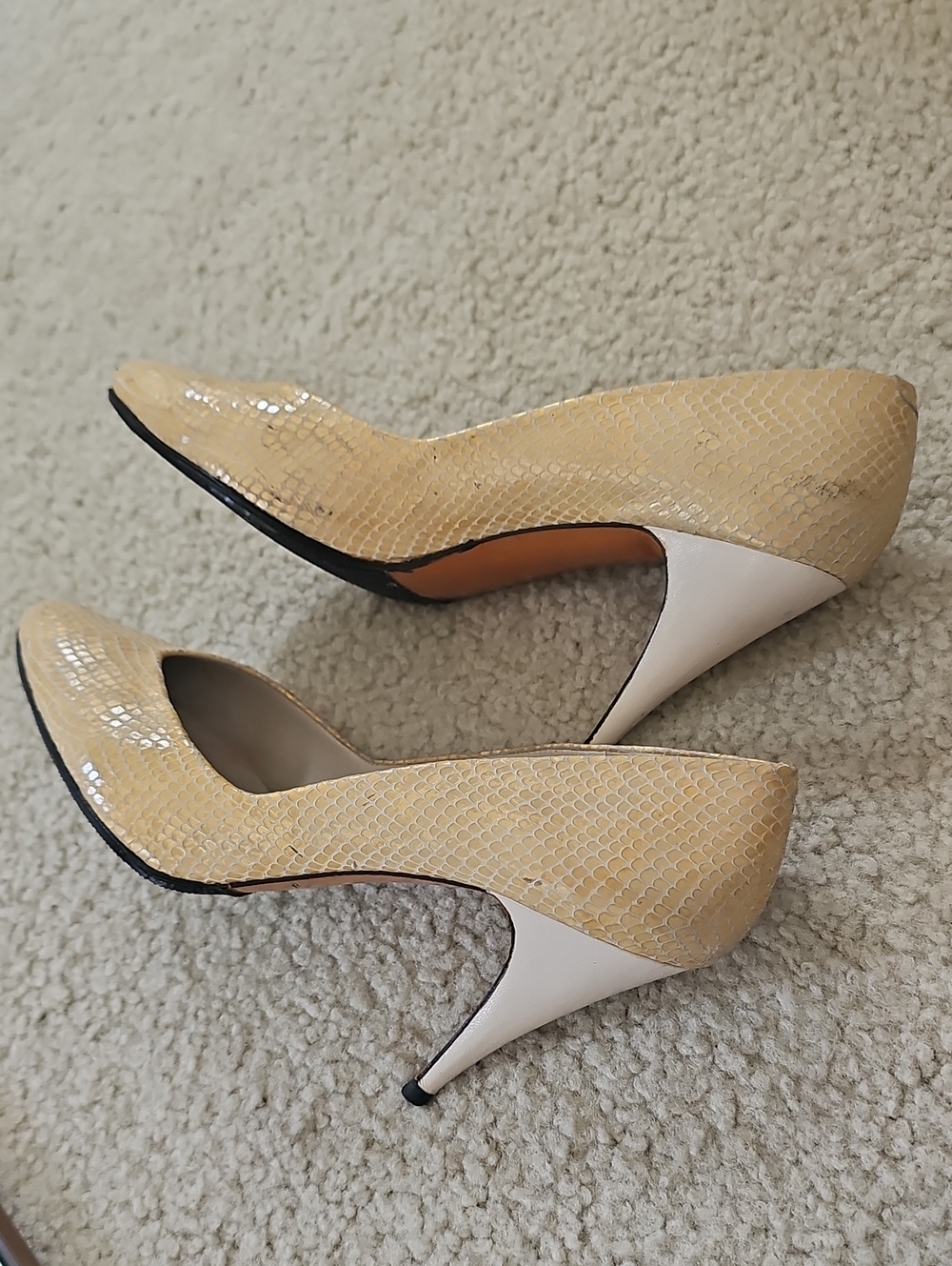 Martinez Valero Beige Snakeskin Pointed Toe Pumps 8M 3.75" Heels - Picture 11 of 12